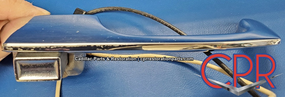 1975 1976 Cadillac Exterior Door Handle w Courtesy Lamp - RH, Pass