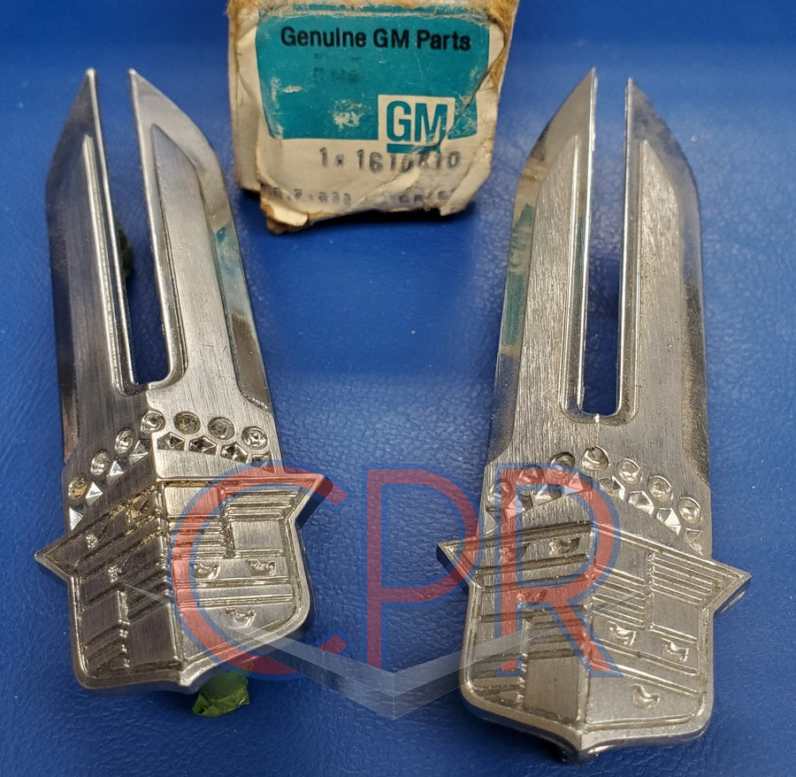 1977 1978 Cadillac Eldorado Front Bumper Crest, Outer - NOS – CPR