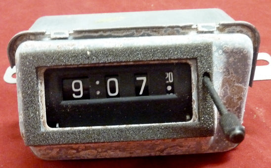 1976 cadillac clock nos